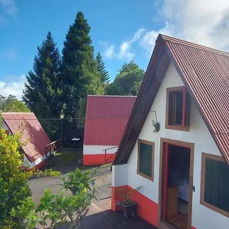 Penzion Santana Houses - Mountain Shelter Bungallows Santana (Madeira)